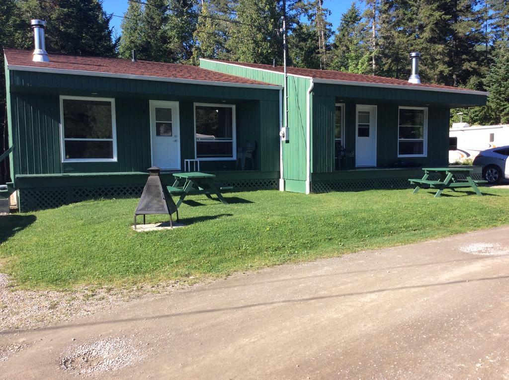 Camping Le 4 Chemins LʼAnse-Saint-Jean الغرفة الصورة