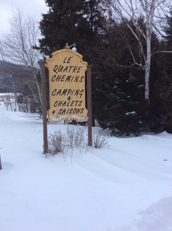 Camping Le 4 Chemins LʼAnse-Saint-Jean المظهر الخارجي الصورة